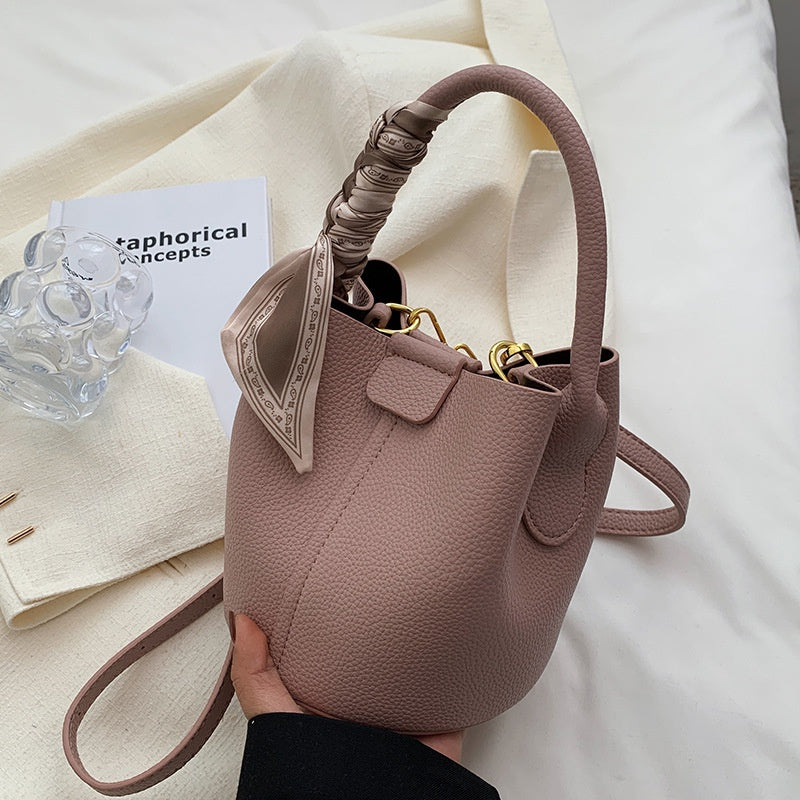IELGY simple style niche design commuting diagonal bag women