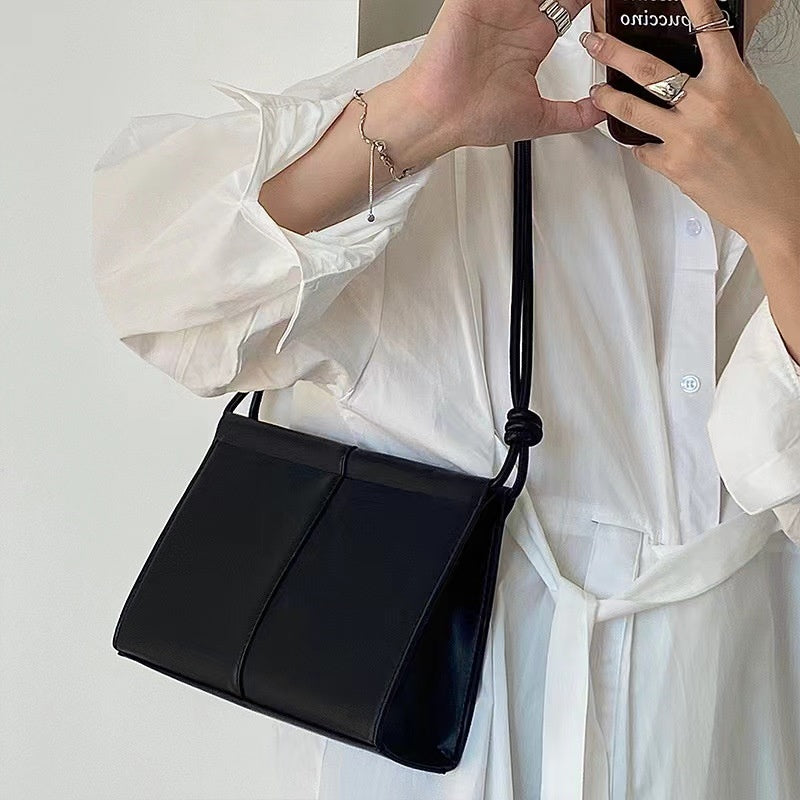 IELGY women's high-end Korean style simple style shoulder bag