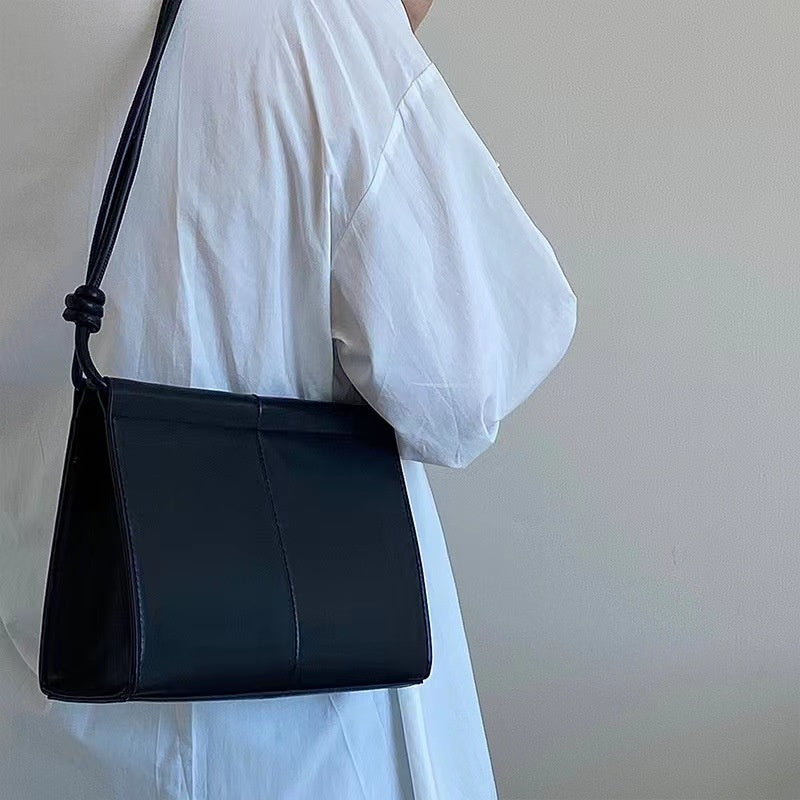 IELGY women's high-end Korean style simple style shoulder bag