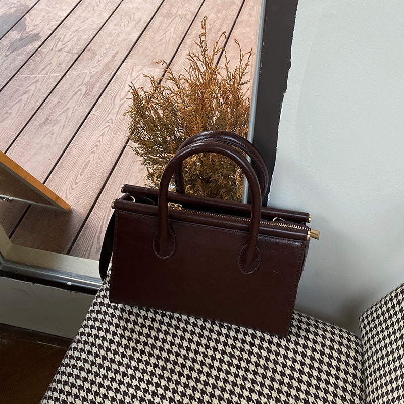 IELGY messenger bag women's Korean version niche retro oil wax leather portable casual all-match square bag