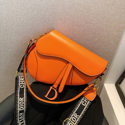 IELGY Saddle Bag Women's Retro Foreign Style Creative Korean Fashion Pistol Type Simple Messenger Bag