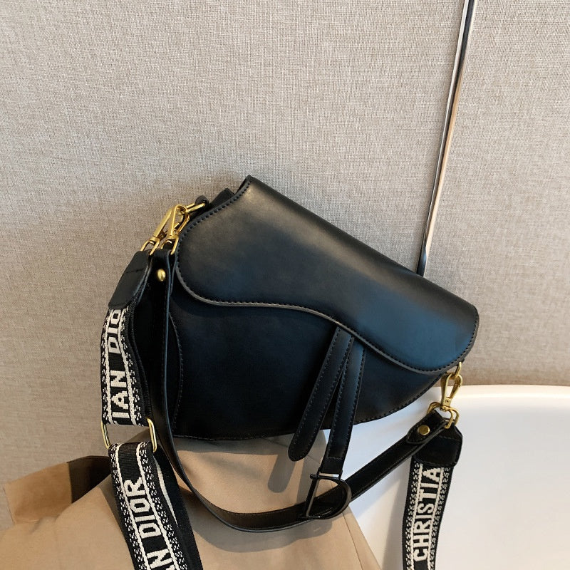 IELGY Saddle Bag Women's Retro Foreign Style Creative Korean Fashion Pistol Type Simple Messenger Bag