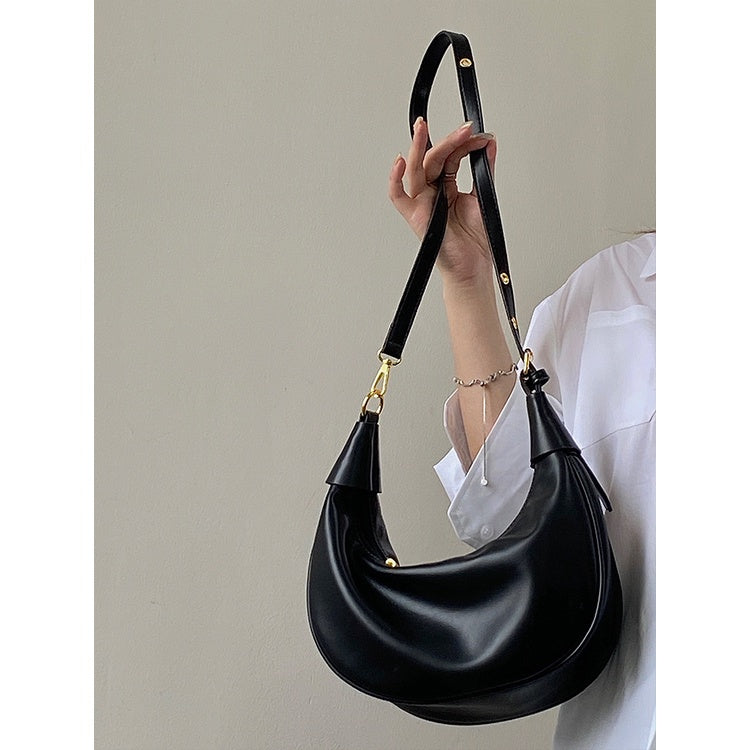 IELGY Texturized Niche Underarm Bag Women's Large Capacity Soft Leather Black Hot Girl Crossbody Bag All-match Dumpling Bag Trendy