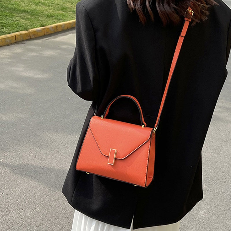 IELGY messenger bag female european and american style retro fashion texture hardware opening lock design