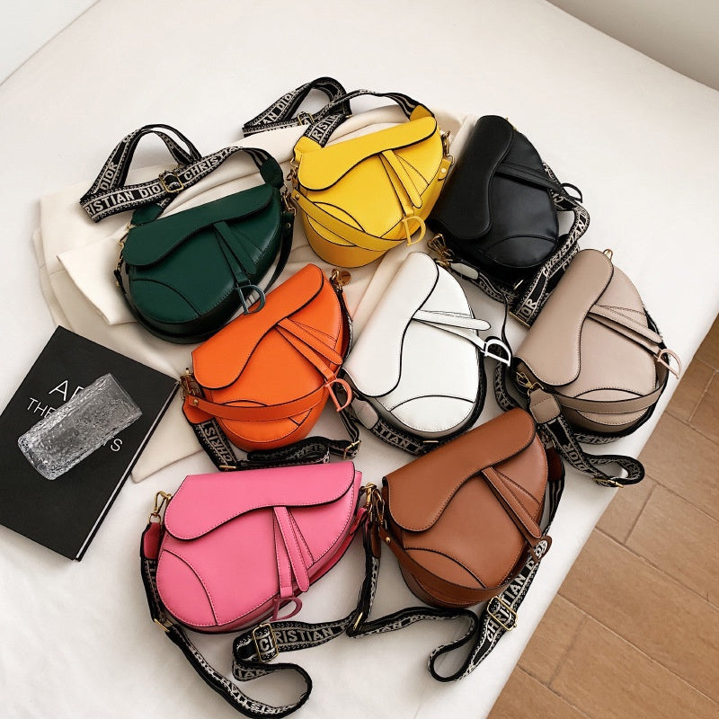 IELGY Saddle Bag Women's Retro Foreign Style Creative Korean Fashion Pistol Type Simple Messenger Bag
