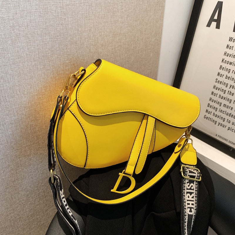 IELGY Saddle Bag Women's Retro Foreign Style Creative Korean Fashion Pistol Type Simple Messenger Bag
