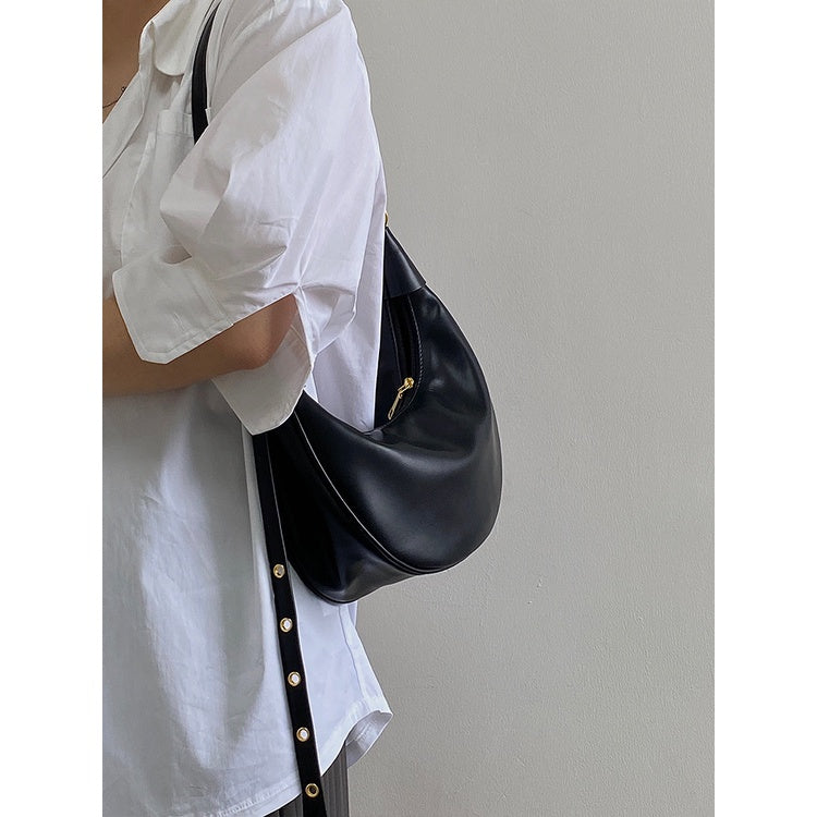 IELGY Texturized Niche Underarm Bag Women's Large Capacity Soft Leather Black Hot Girl Crossbody Bag All-match Dumpling Bag Trendy