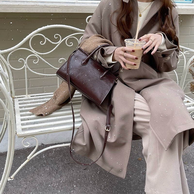 IELGY messenger bag women's Korean version niche retro oil wax leather portable casual all-match square bag