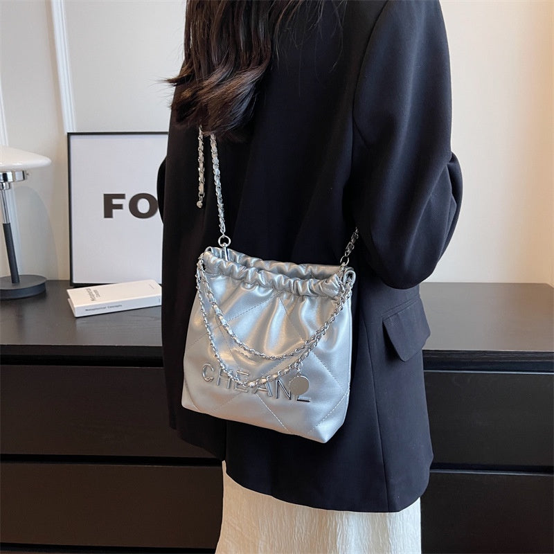 Ielgy Ladies Diamond Chain Bag Trendy Fashion Texture Tote Bag Large Capacity Bucket Bag