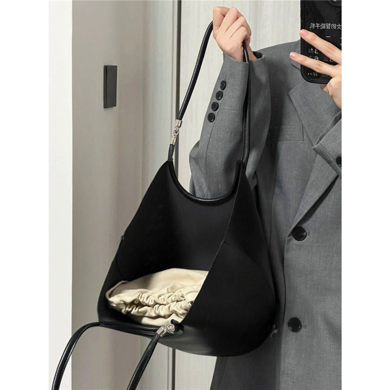 IELGY Large capacity tote bag for women ins all-match shoulder bag