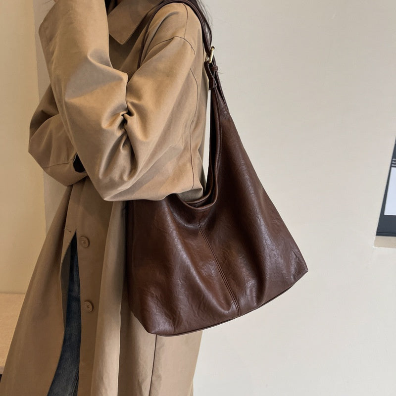 Ielgy Large-Capacity One-Shoulder Tote Bag Fashionable All-Match Casual Commuter Buck