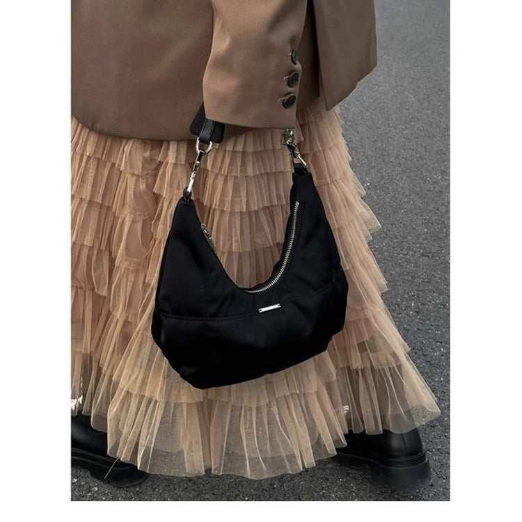 Ielgy Ladies Retro Black Cloud Bag High-End Niche Underarm Bag Portable Shoulder Crescent Bag