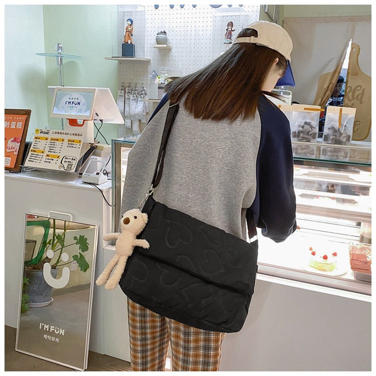 Ielgy Ladies Simple Rhombus Art Large-Capacity Fresh All-Match Messenger Bag (without Pendant)