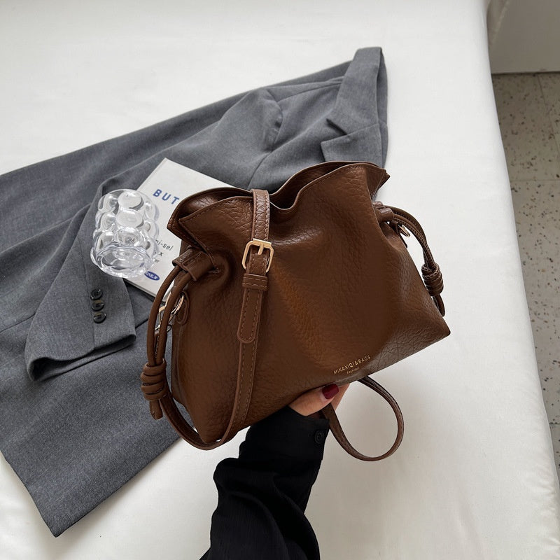 Ielgy Ladies Retro Fashion Pleated Cloud Bag Niche Texture Cross-body Bucket Bag