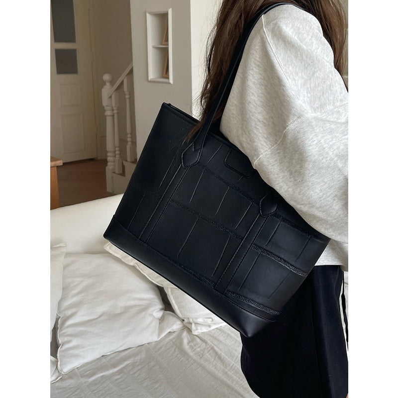 Ielgy Large Capacity Commuter Bag Student Class Armpit Order Shoulder Tote Bag