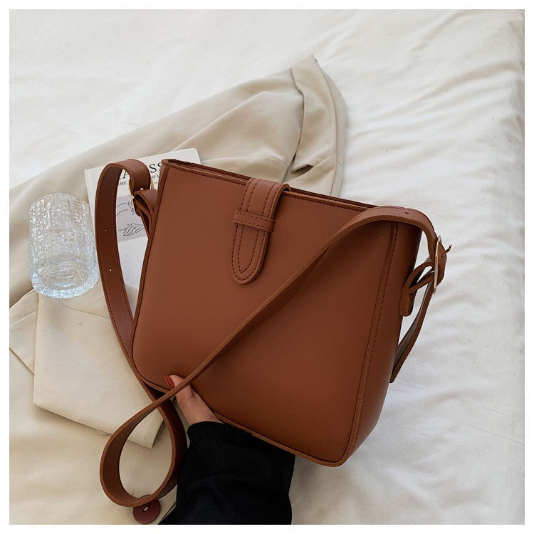 Ielgy All-Match Messenger Bag Fashion One-Shoulder Underarm Bag Retro Fashionable Niche Bucket Bag