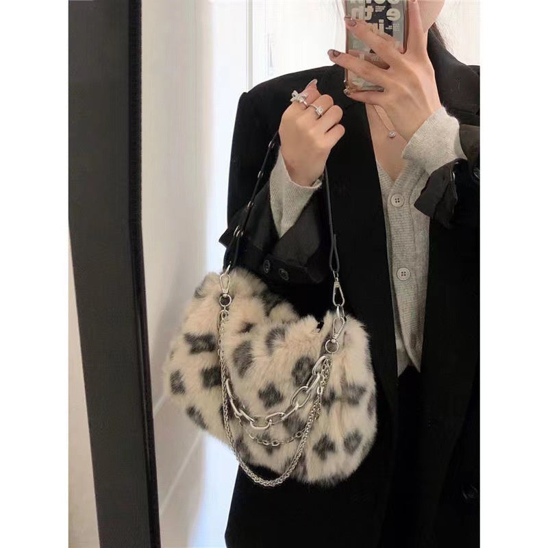 Ielgy Ladies Leopard Print Fur Bag Soft Plush Baguette Bag Fashionable All-Match Shoulder Messenger Bag