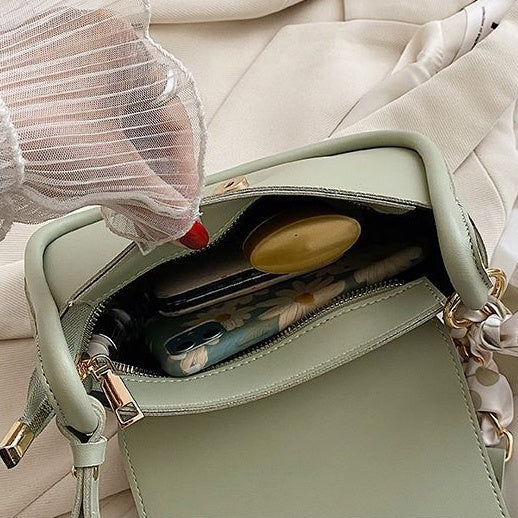 Ielgy Ladies Silk Scarf Underarm Bag Large Capacity All-Match Fashion Commuter One-Shoulder