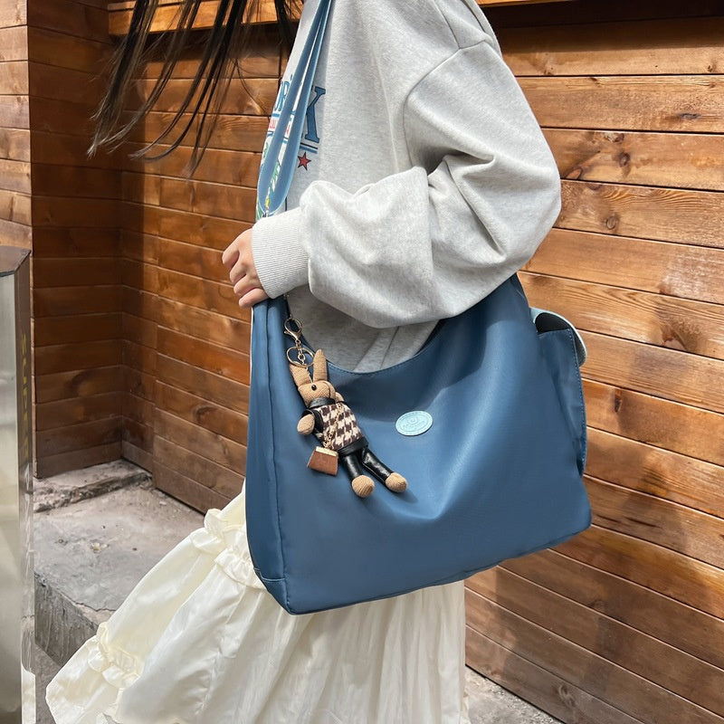 Ielgy Ladies Diagonal Shoulder Bag Nylon Large Capacity Dumpling Bag Moon Bag