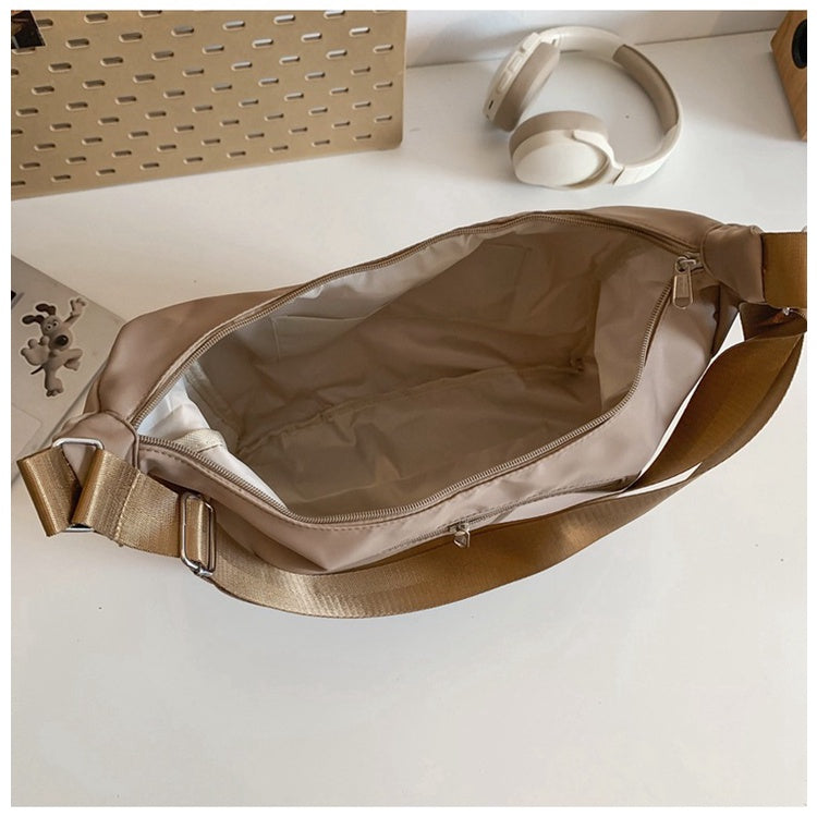 Ielgy Ladies Diagonal Shoulder Bag Nylon Large Capacity Dumpling Bag Moon Bag