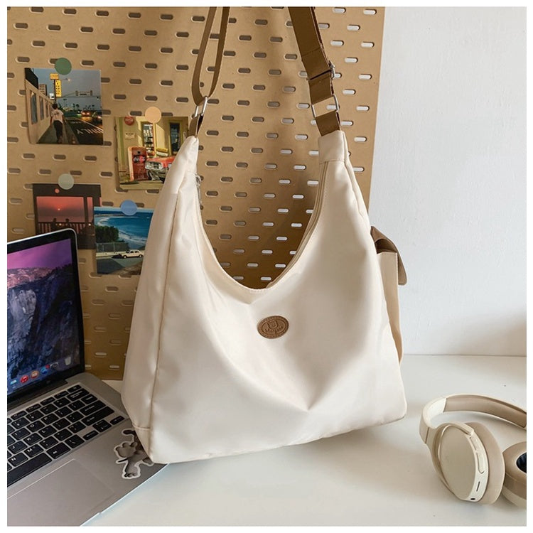 Ielgy Ladies Diagonal Shoulder Bag Nylon Large Capacity Dumpling Bag Moon Bag