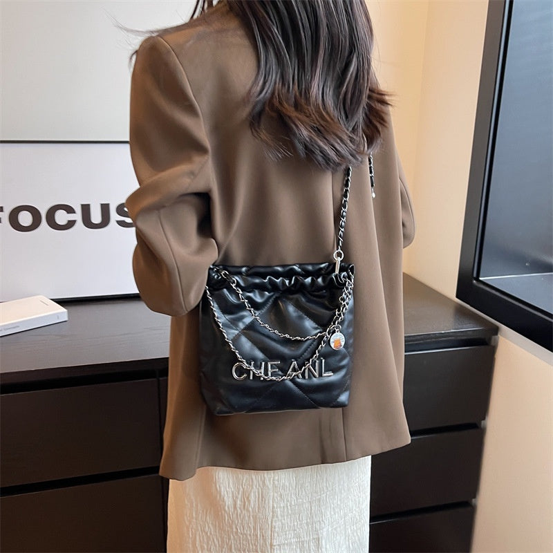 Ielgy Ladies Diamond Chain Bag Trendy Fashion Texture Tote Bag Large Capacity Bucket Bag