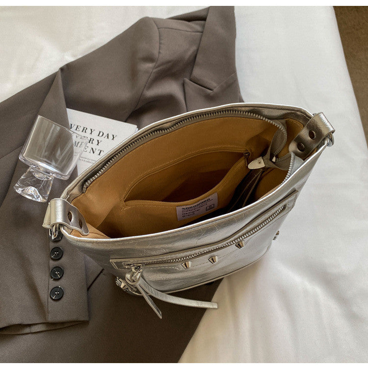 Ielgy Portable Large-Capacity Silver Tote Bag Ladies High-End Korean Version Diagonal One-Shoulder Travel Bag