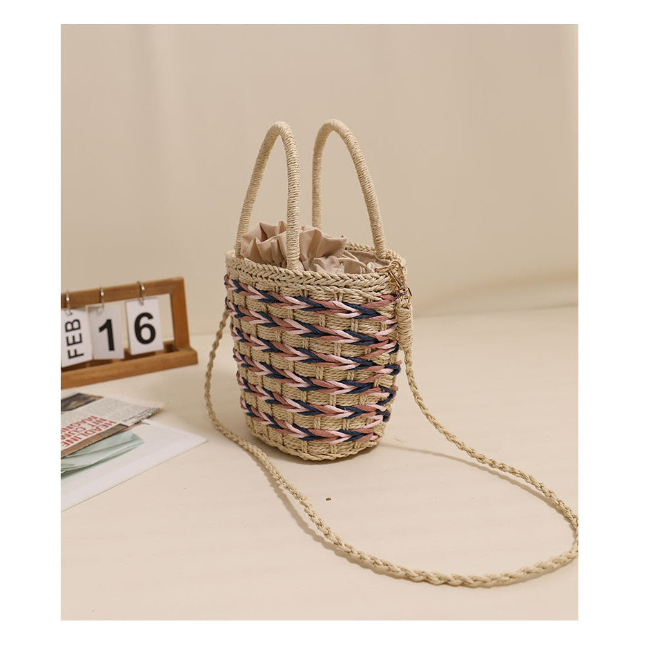 Ielgy Ladies Messenger Straw Bag Mori Style Portable Woven Holiday Style Beach Bag All-Match