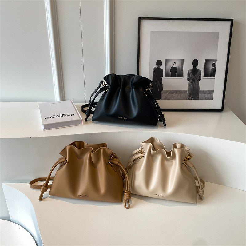 Ielgy Female Bag Fashion Simple Drawstring Lucky Bag Bag One Shoulder Crossbody Large Capacity Bucket Bag Hand-Carrying Pleated Bag