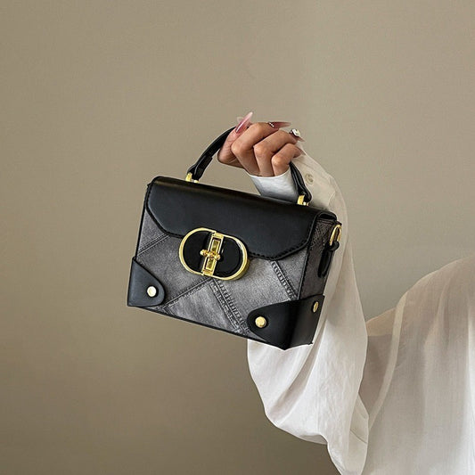 Ielgy Simple Fashion Handbag Diamond Chain Casual Crossbody Small Square Bag