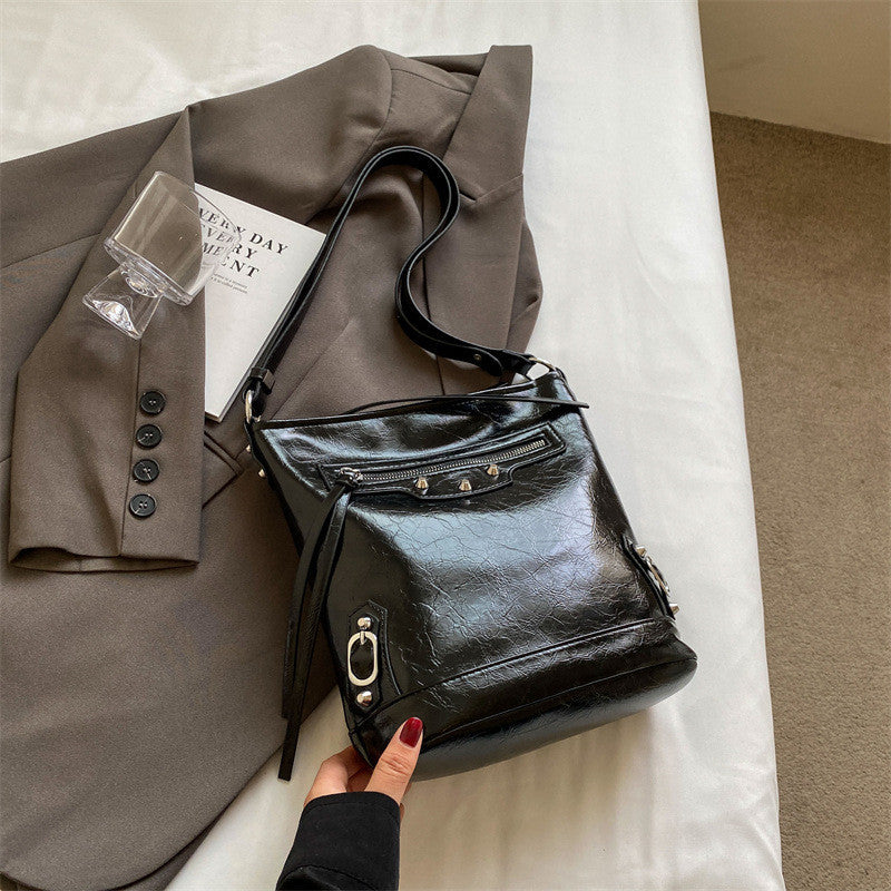 Ielgy Portable Large-Capacity Silver Tote Bag Ladies High-End Korean Version Diagonal One-Shoulder Travel Bag
