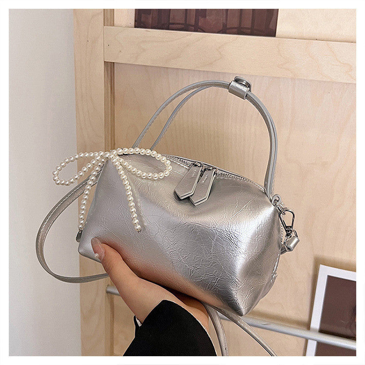 Ielgy Ladies Black All-Match Simple Messenger Bag Texture Chain Soft Leather Pillow Bag