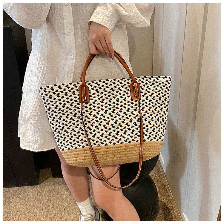 Ielgy Bohemian Style Hand-Woven Bag Seaside Vacation Travel Straw Woven Large Capacity Leisure Simple Commuter Female Bag
