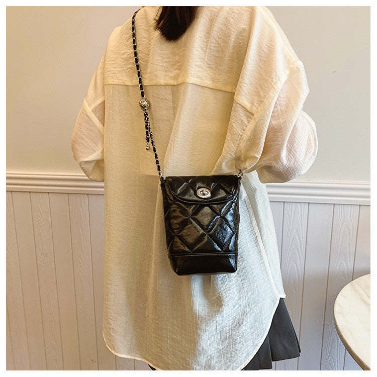 Ielgy Diamond Chain Silver Niche Design Fashion One-Shoulder Messenger Bag High-End Bucket Bag
