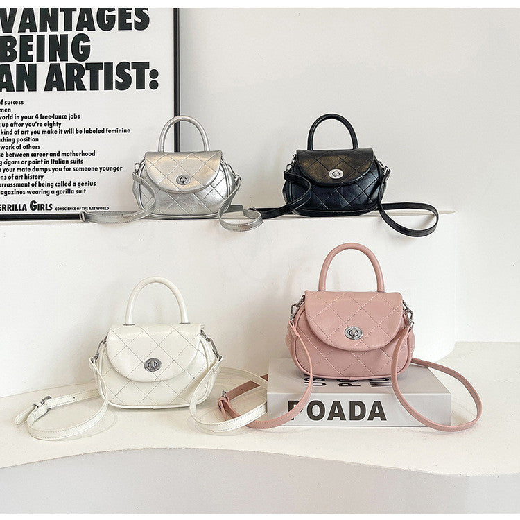 Ielgy Diamond Embroidery Thread Fashionable All-Match Chain Small Square Bag Black Casual Shoulder Messenger Bag