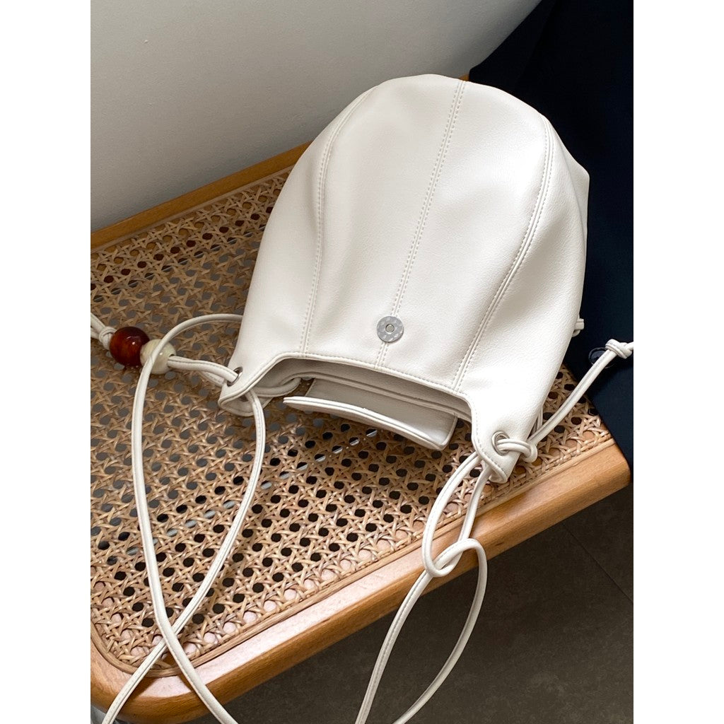 Ielgy Ladies White Simple All-Match Preppy Style High-End Bucket Shoulder Messenger Bag