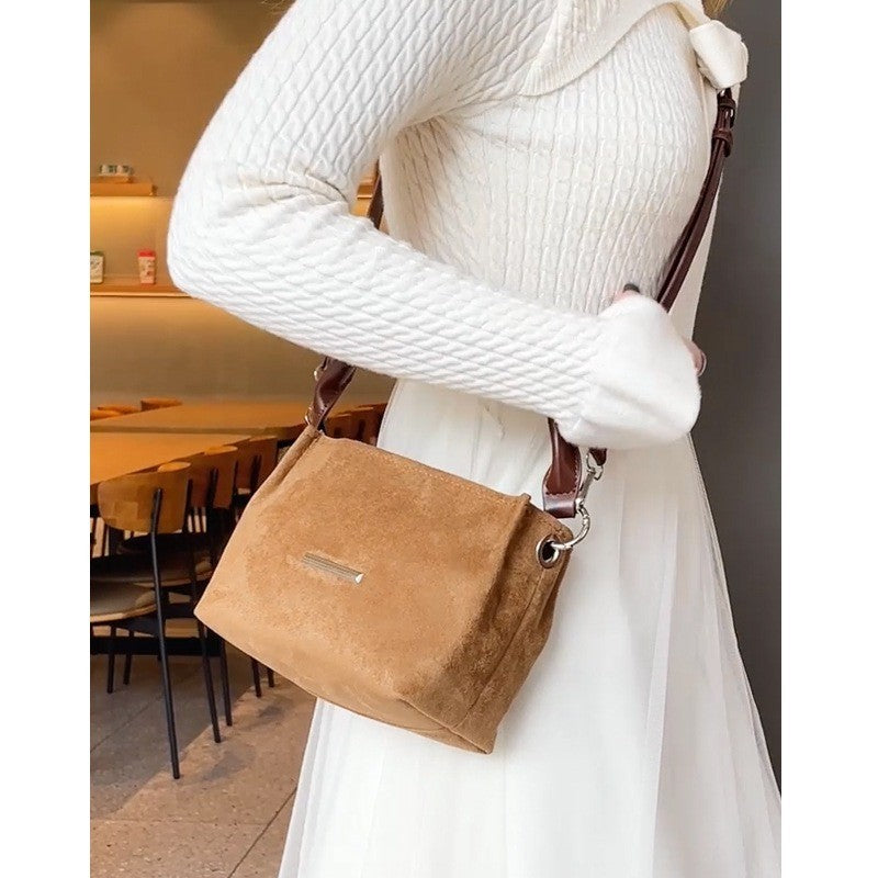 Ielgy Korean Style Niche Design Ladies Bag Messenger Box Bag Fashion Lightweight Shoulder Bag