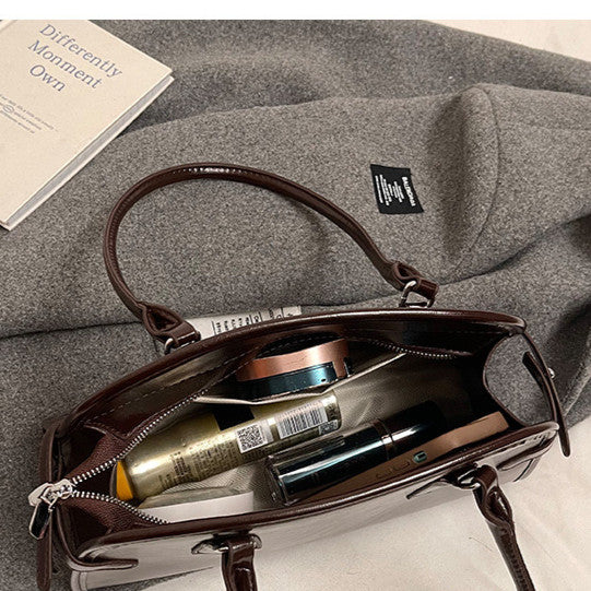 Ielgy Retro Oil Wax Leather Bowling Bag Large Capacity Underarm Pillow Bag High-End Handbag