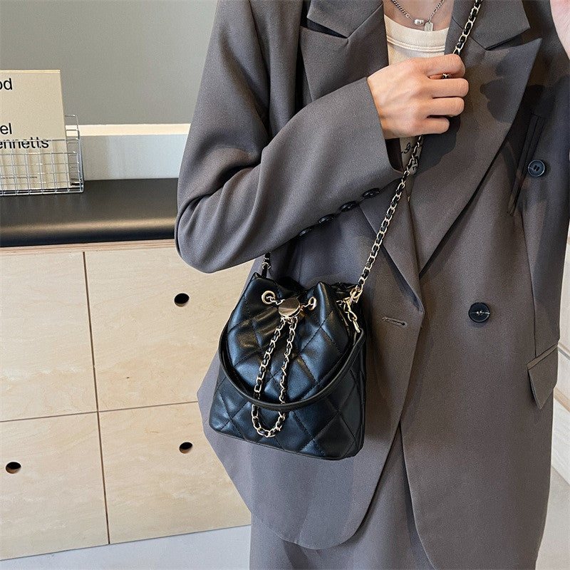 Ielgy High-End Simple Casual All-Match Retro Trendy One-Shoulder Messenger Bag