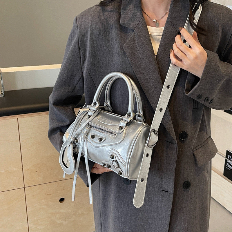 Ielgy High-End Rivets Hot Girl Style Texture Boston Handbag Niche One-Shoulder Messenger Motorcycle Bag