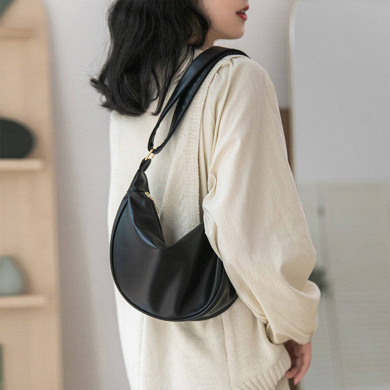 Ielgy Ladies Black PU Soft Leather Dumpling Bag Korean Version Shoulder Niche Crossbody Bag