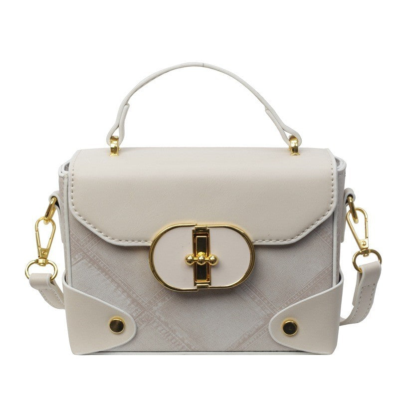 Ielgy Simple Fashion Handbag Diamond Chain Casual Crossbody Small Square Bag