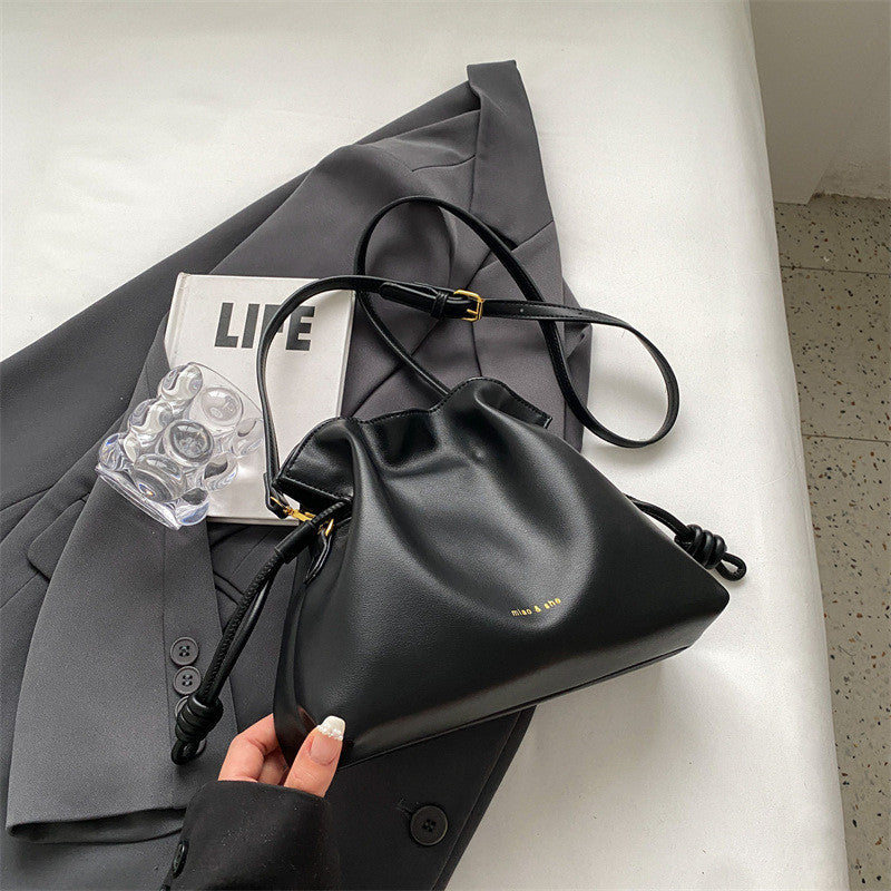 Ielgy Female Bag Fashion Simple Drawstring Lucky Bag Bag One Shoulder Crossbody Large Capacity Bucket Bag Hand-Carrying Pleated Bag