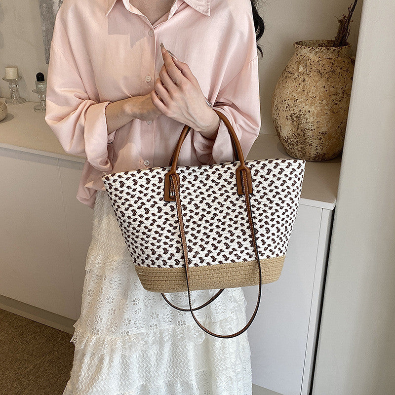 Ielgy Bohemian Style Hand-Woven Bag Seaside Vacation Travel Straw Woven Large Capacity Leisure Simple Commuter Female Bag