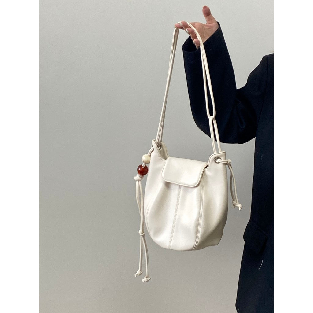 Ielgy Ladies White Simple All-Match Preppy Style High-End Bucket Shoulder Messenger Bag