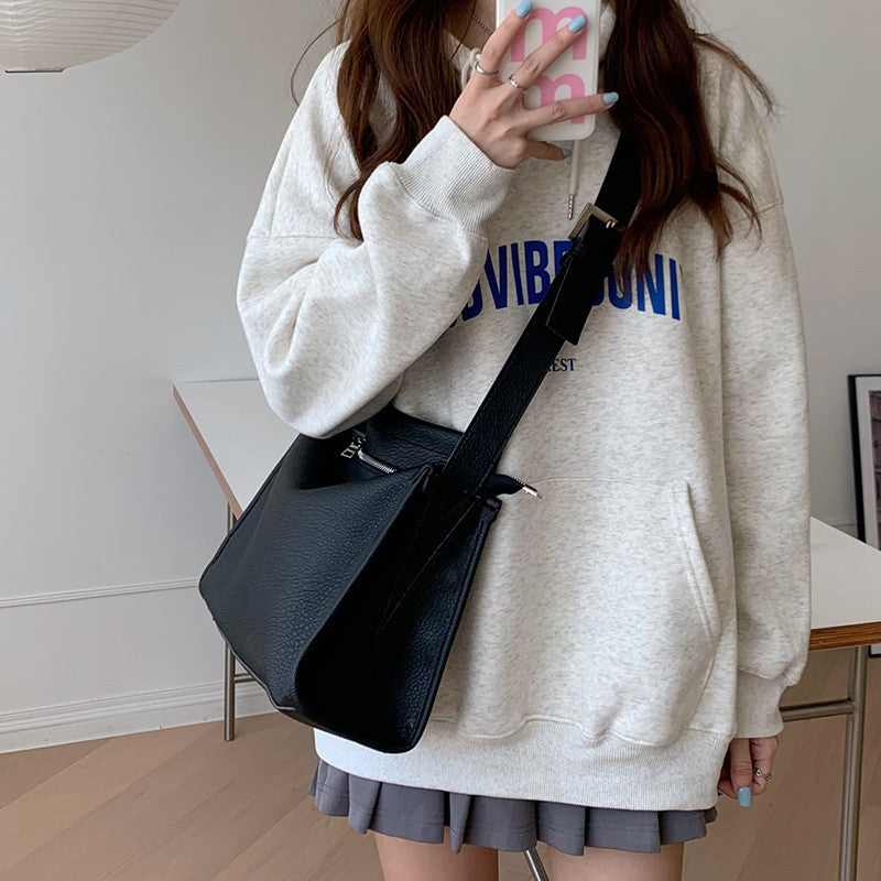 Ielgy Ladies Fashion Apricot One-Shoulder Messenger Bag Simple All-Match Commuter Niche Texture Mes