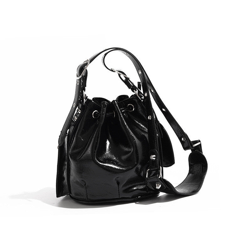 Ielgy Ladies All-Match Drawstring Silver Female Bag Fashion Bucket Bag Rivet Motorcycle Bag Casual Commuter Shoulder Messenger