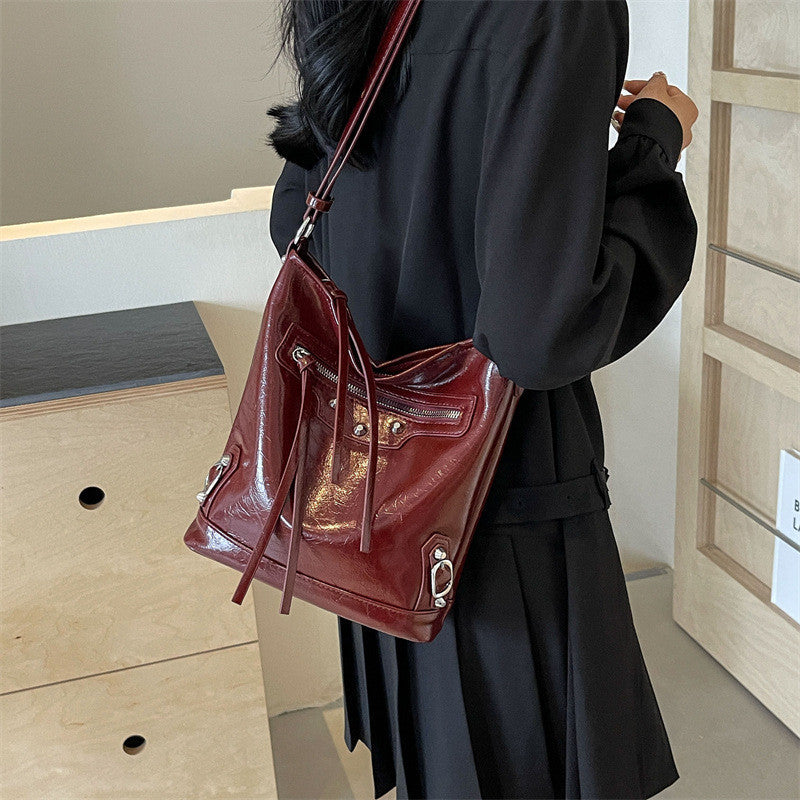 Ielgy Portable Large-Capacity Silver Tote Bag Ladies High-End Korean Version Diagonal One-Shoulder Travel Bag