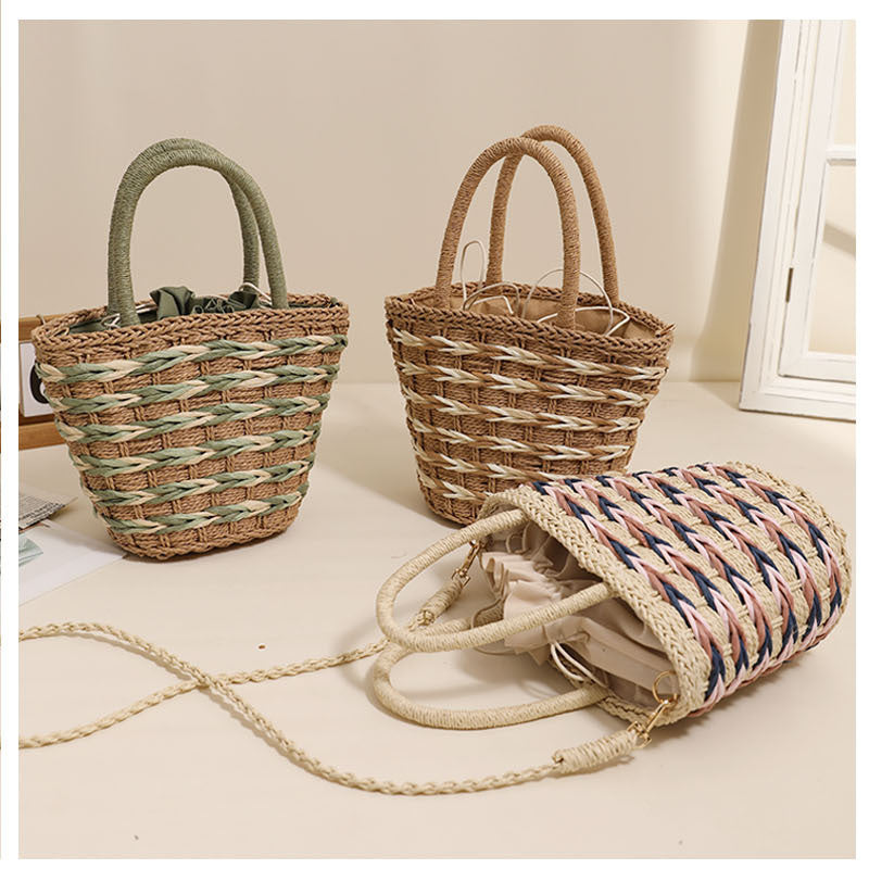 Ielgy Ladies Messenger Straw Bag Mori Style Portable Woven Holiday Style Beach Bag All-Match