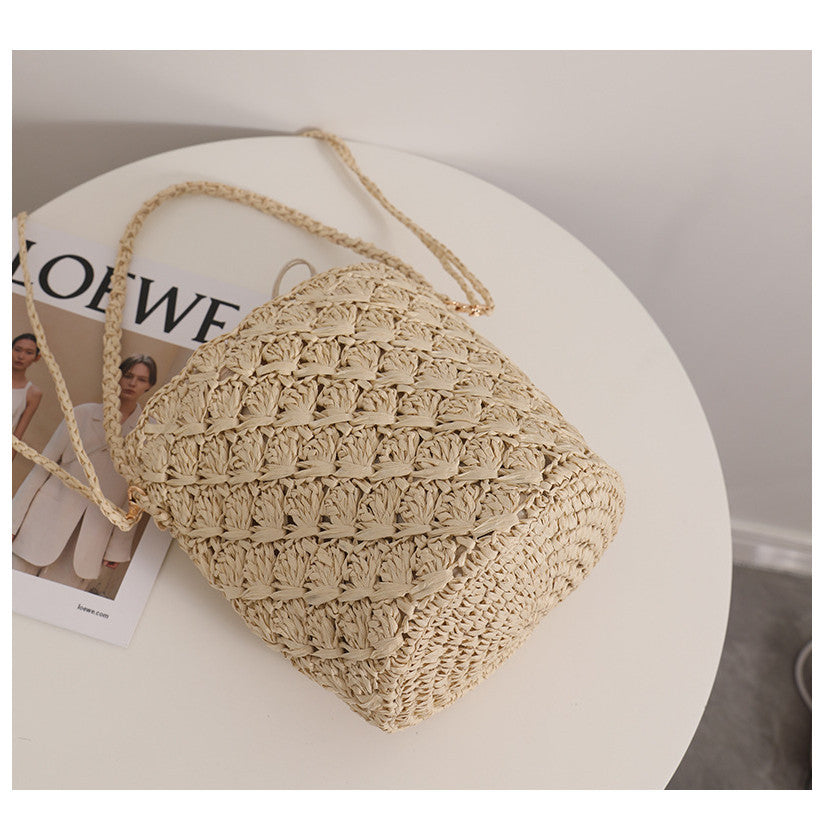 Ielgy Niche Design Straw Bucket Bag French Retro Crossbody Portable Woven Vacation Beach Bag